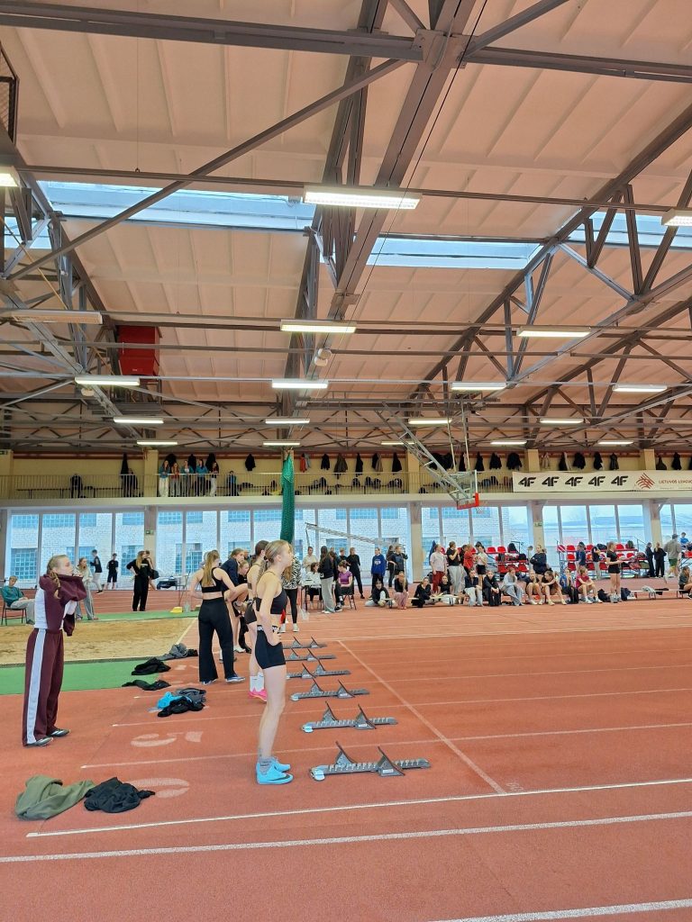 Visu greičiu pirmyn!