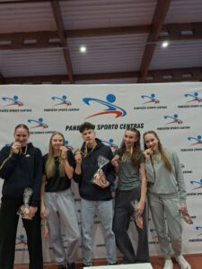 Panevėžio sporto centro lengvaatlečiai dalyvavo kalėdinėse varžybose 9