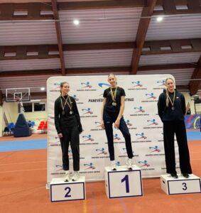 Panevėžio sporto centro lengvaatlečiai dalyvavo kalėdinėse varžybose 21